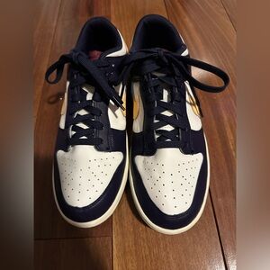 Nike dunk Macey and cream/ orange men’s 9